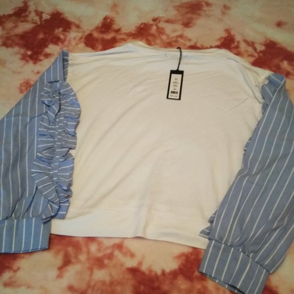 Romeo & Juliet Couture Crop Top - Picture 2 of 12